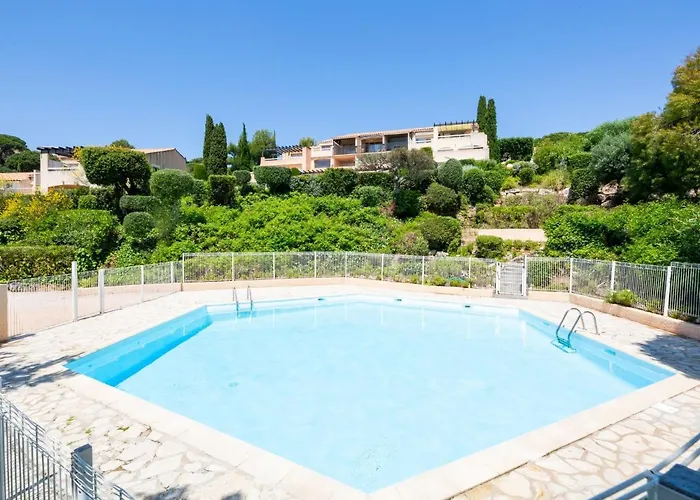 Daire Les Coteaux De La Nartelle-29 By Interhome *